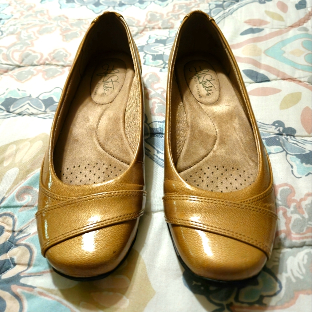 Lifestride Stylish Gold Flats